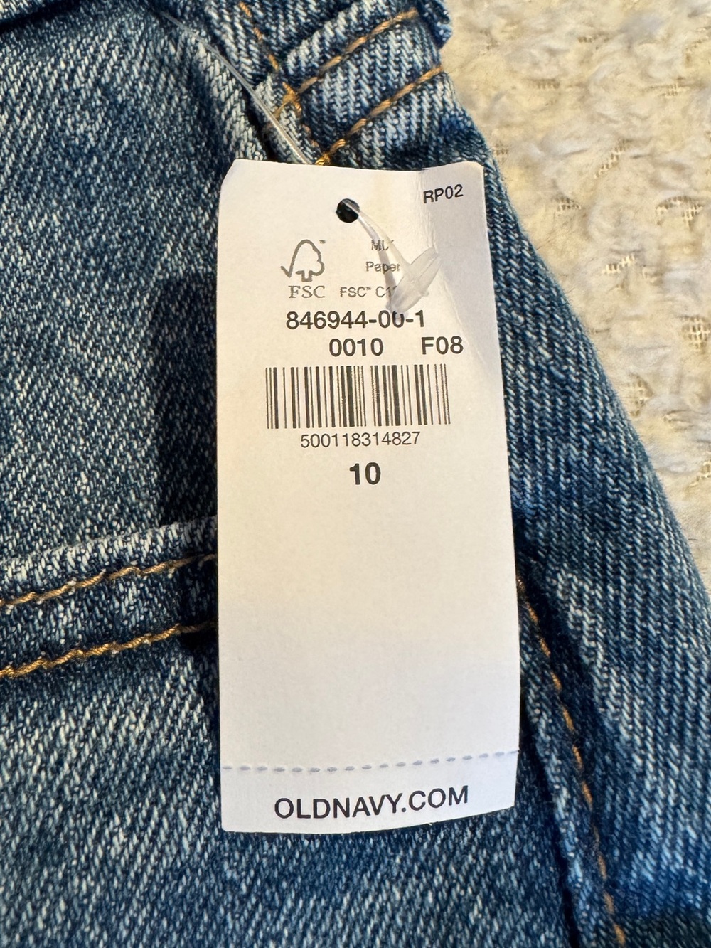 Old Navy | “Mid-Rise Boyfriend Cut-Off Jean Shorts - 5-inch inseam” | Light Wash - Picture 4 of 5